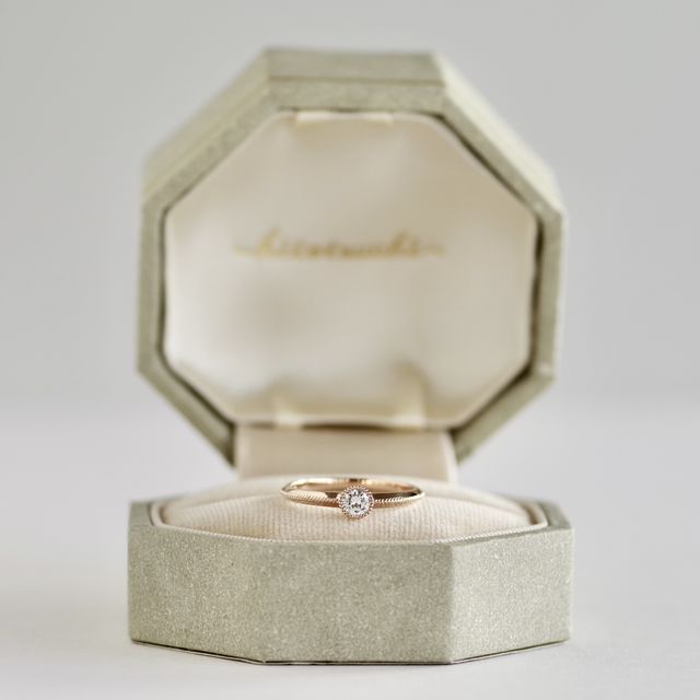 【hitotsuchi(ヒトツチ)の口コミ】 結婚指輪は、シンプル且つ少しアレンジを効かせた捻りのあるものにしまし…