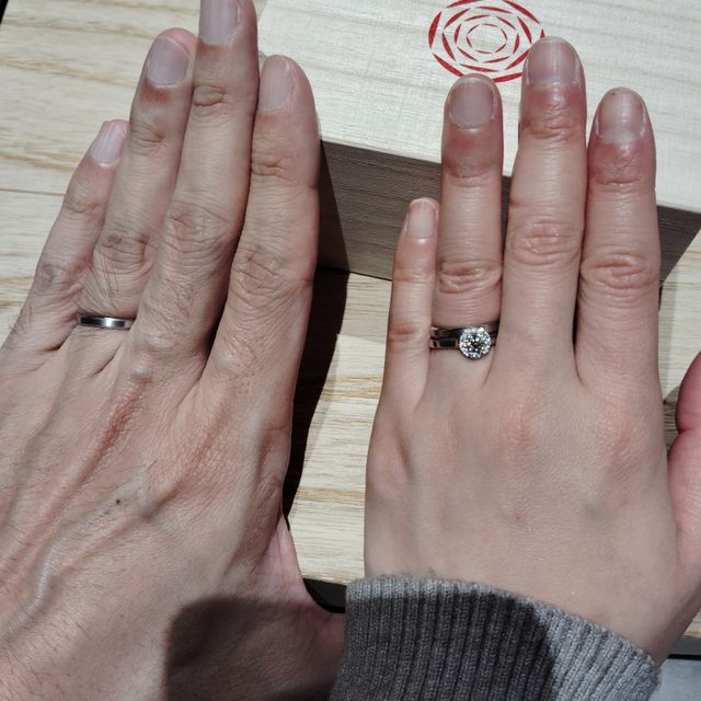 【出雲結(いずもゆい)の口コミ】 婚約指輪と結婚指輪のセットを国内ブランドで探していました。SNSの広告を…