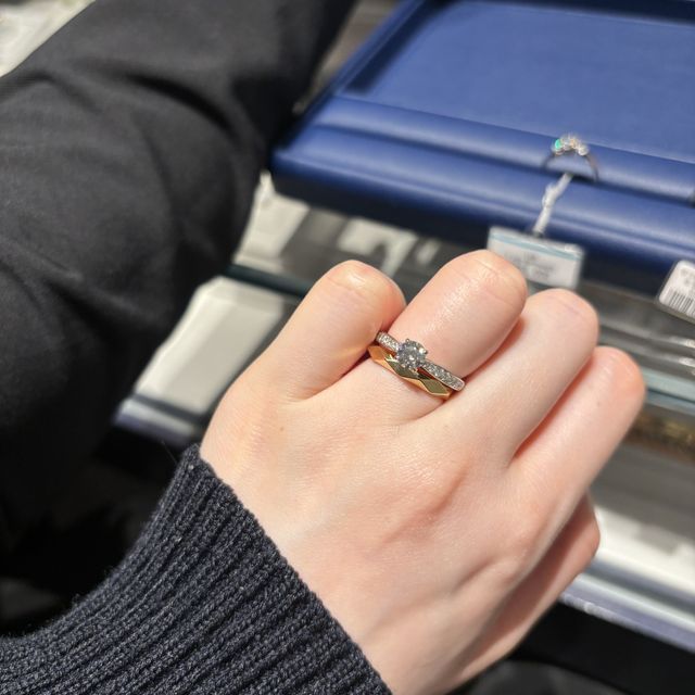 【銀座ダイヤモンドシライシの口コミ】 ダイヤモンドとリング、それぞれ自分で選ぶセミオーダー式の指輪がいいな…