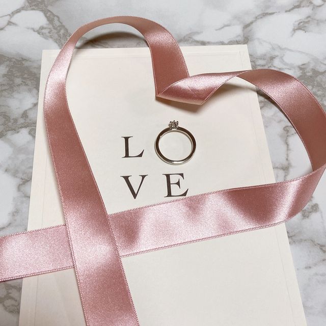 【アイプリモ(I-PRIMO)の口コミ】 ソリティアのデザインで、日常的に合わせやすいです。
センターに向かって…