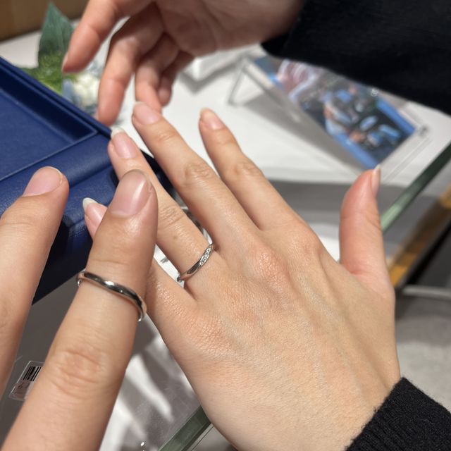 【銀座ダイヤモンドシライシの口コミ】 指輪のおすすめポイントは、素材やデザインが、シンプルかつ、少し個性も…