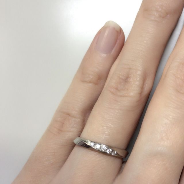 【アイプリモ(I-PRIMO)の口コミ】 最初は全く別のデザインが気になり入店しましたが、実際に指にはめてみる…