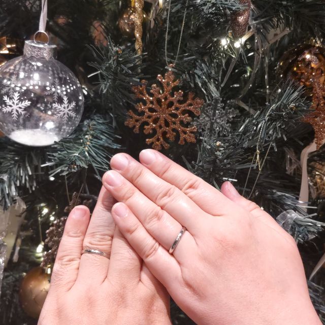 【鎌倉彫金工房の口コミ】 素材はプラチナ。写真はまだ最終的な仕上がり前ですが、クリア仕上げとク…