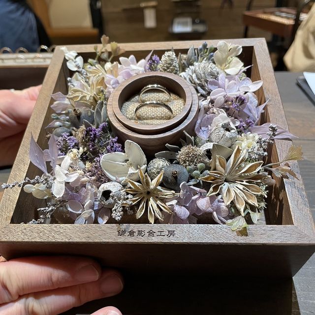 【鎌倉彫金工房の口コミ】 素材はプラチナ。写真はまだ最終的な仕上がり前ですが、クリア仕上げとク…