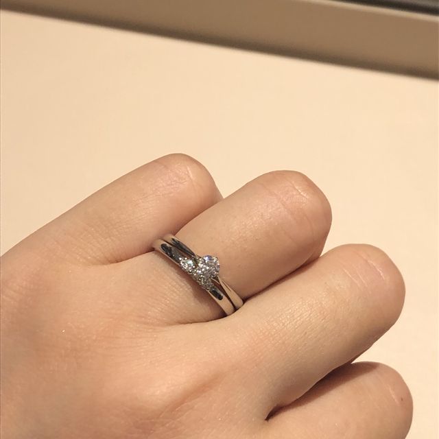 【俄(にわか)の口コミ】 婚約指輪と結婚指輪を重ね付けしたかったので同じブランドで探していまし…