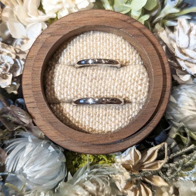 【鎌倉彫金工房の口コミ】 プラチナ・甲丸2.5mm・クリア仕上げと、プラチナ・甲丸2mm・クリア仕上げ…