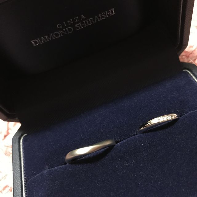 【銀座ダイヤモンドシライシの口コミ】 毎日つけられる落ち着いたデザインのものが欲しかった。
ストレートよりウ…