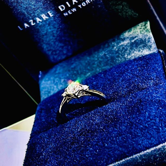 【ラザール ダイヤモンド(LAZARE DIAMOND)の口コミ】 以前から気になっていましたがデザインが複雑になると厚みがでたりするた…