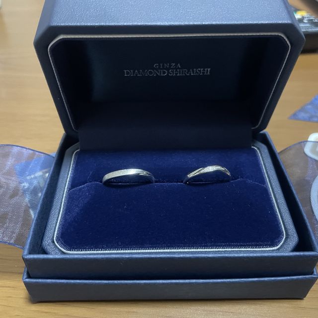 【銀座ダイヤモンドシライシの口コミ】 ウェーブのかたちではあるが、そこまでつよくウェーブがかかっているわけ…