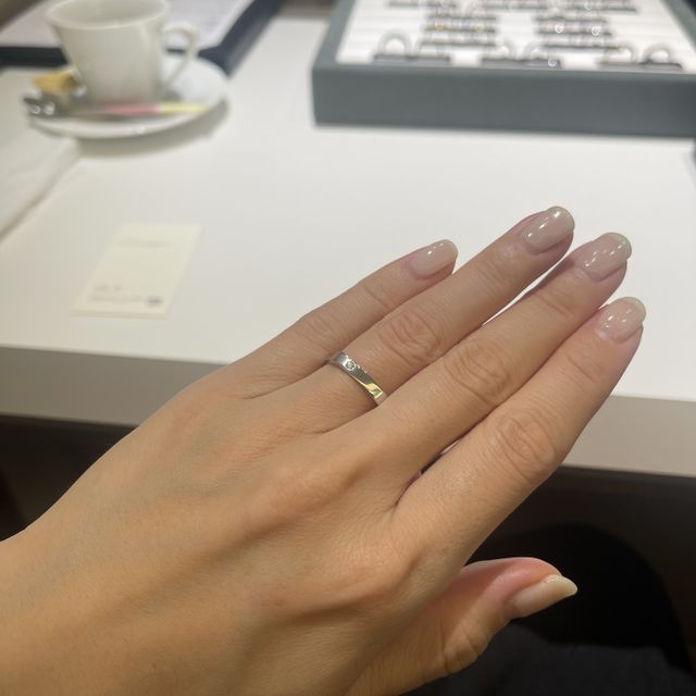 【ラザール ダイヤモンド(LAZARE DIAMOND)の口コミ】 あまり人と被らない様なデザインが気に入っています。初めてつけた時は、…