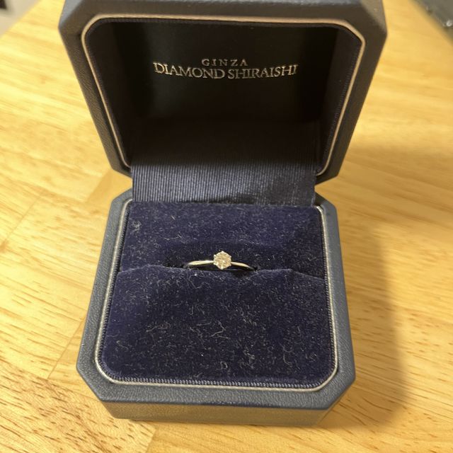【銀座ダイヤモンドシライシの口コミ】 リングは細く、ダイヤモンドも小さくして普段からつけてもらうことを意識…