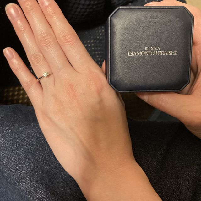 【銀座ダイヤモンドシライシの口コミ】 デザインがシンプルでいい感じでした。
種類がたくさんあり選ぶのが大変で…