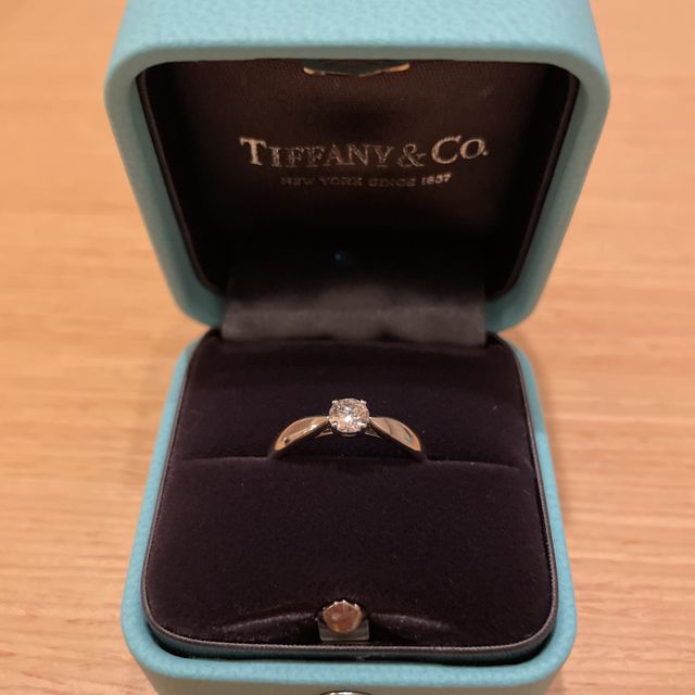 【ティファニー(Tiffany & Co.)の口コミ】 ハーモニーという指輪を選び、購入しました。ハーモニーのいう名前らしく…