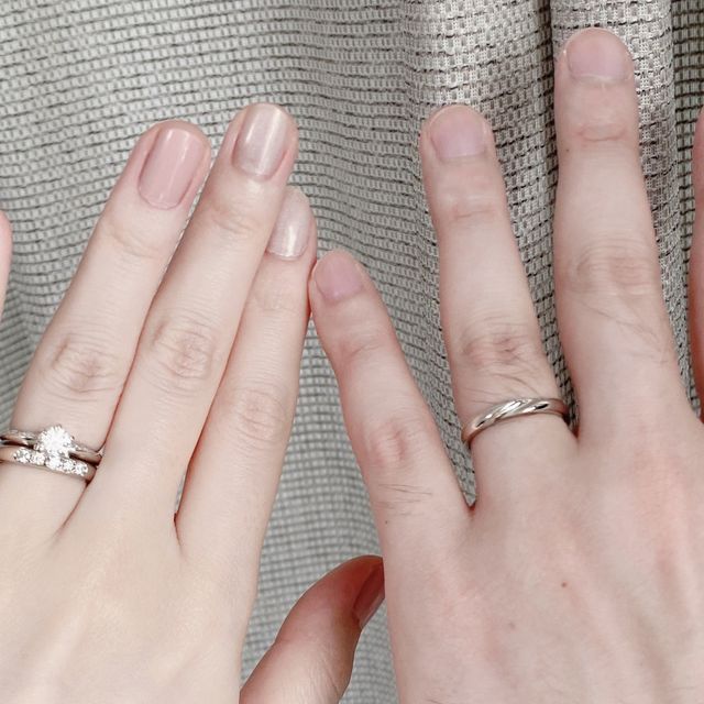 【ラザール ダイヤモンド(LAZARE DIAMOND)の口コミ】 婚約指輪の方は別のデザインが最初気になっていたのですが試着してみたら…