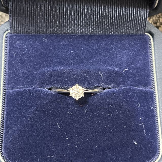 【銀座ダイヤモンドシライシの口コミ】 シンプルで王道なデザインが良かったので色々選ぶことができた。試着もた…