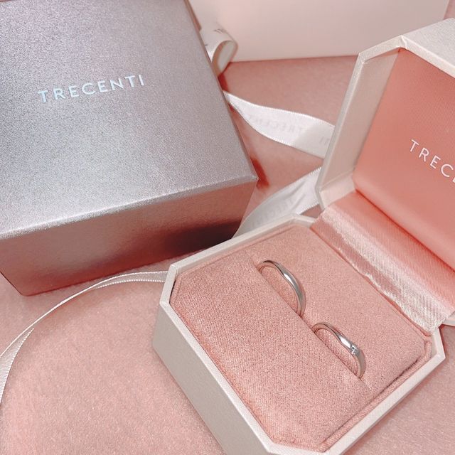 【TRECENTI(トレセンテ)の口コミ】 リングの裏側が特徴あり、他のリングより指に付く方に厚みと丸みを持たせ…