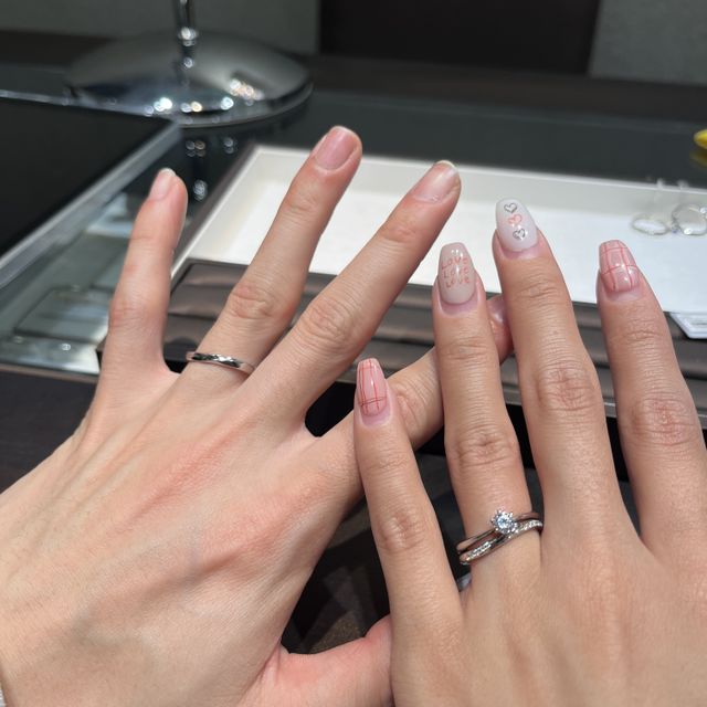 【アイプリモ(I-PRIMO)の口コミ】 婚約指輪はひとつのダイヤをドンとシンプルで指が綺麗に見える物を選びま…