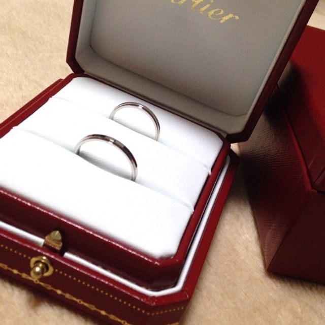 【カルティエ(Cartier)の口コミ】 私自身ダイヤが良い等の結婚指輪のこだわりが特になかった為、同デザイン…