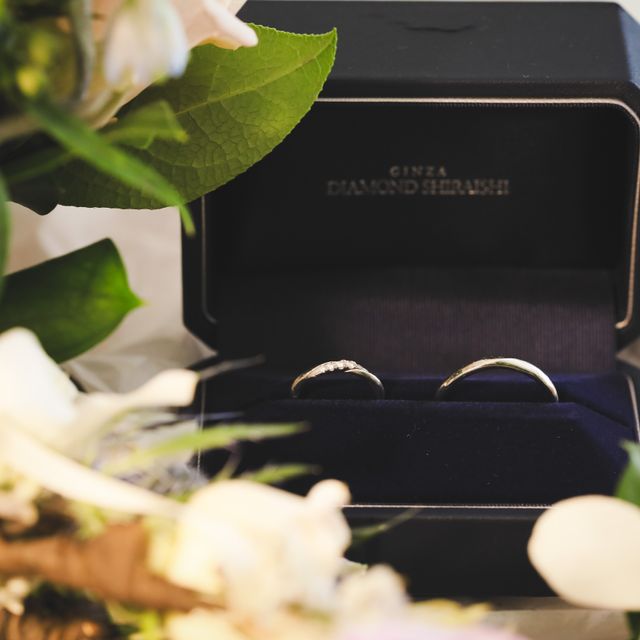 【銀座ダイヤモンドシライシの口コミ】 連続したダイヤの輝きが綺麗でした。指輪に完全に埋まっていないので輝き…