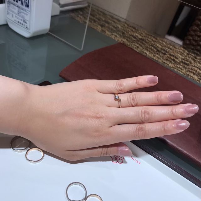 【杢目金屋(もくめがねや)の口コミ】 指輪のデザイン
とにかく1番初めに出て来る言葉は、ゴージャスです。
ピン…