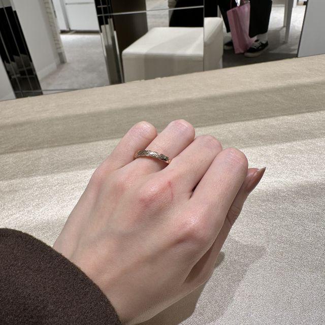 【シャネル(CHANEL)の口コミ】 デザインがとても好きでした。結婚指輪を探す前からずっと欲しかったこと…