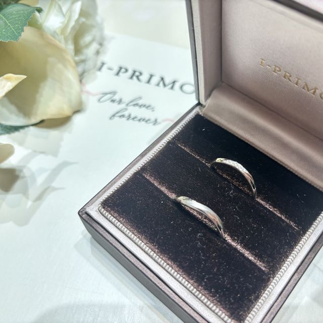 【アイプリモ(I-PRIMO)の口コミ】 写真で見ていたときはストレートの指輪がいいな。と思っていたのですが、…