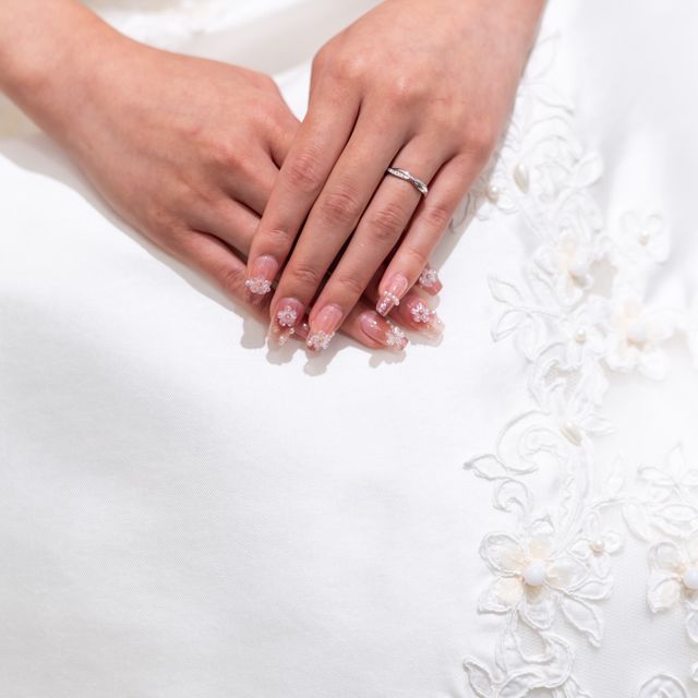 【ラザール ダイヤモンド(LAZARE DIAMOND)の口コミ】 ダイヤモンドとプラチナの部分が交互に混ざりあっている珍しいデザイン。…