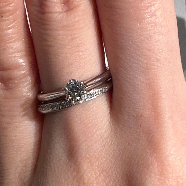 【銀座ダイヤモンドシライシの口コミ】 価格とブランド、デザインを重視して購入しました。ダイヤモンドについて…