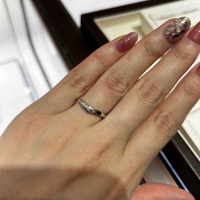 【俄(にわか)の口コミ】 女性の割に指が長めで手が大きかったので、それでも存在感のある太めの指…