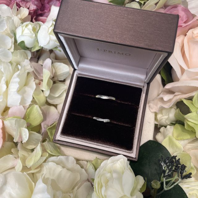 【アイプリモ(I-PRIMO)の口コミ】 お互いの指輪を重ねると繋がるデザインになっていて、
デザインにも星時計…