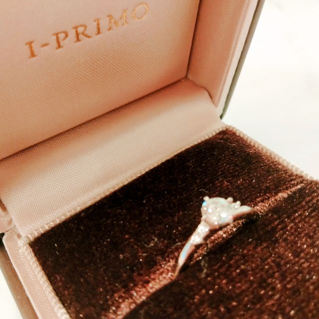 【アイプリモ(I-PRIMO)の口コミ】 私がいくつもの指輪からこちらともう一つまで絞り、スタッフさんにで指診…