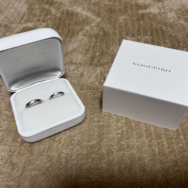 【BONDS(ボンズ)の口コミ】 シンプルなデザインで、着け心地もとてもいいです。
それぞれゴールドとシ…