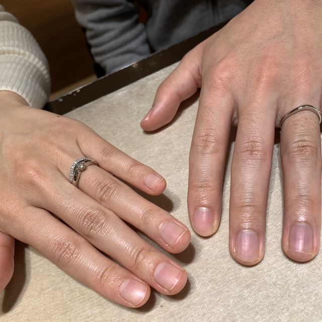 【ブルガリ(BVLGARI)の口コミ】 今回試着した結婚指輪は、男性用、女性用ともに、ウェーブがかかったデザ…