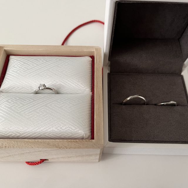 【TOMOE(トモエ)の口コミ】 ・重ね付けしてもとても可愛い。
・日本の人が使っているというところに魅…