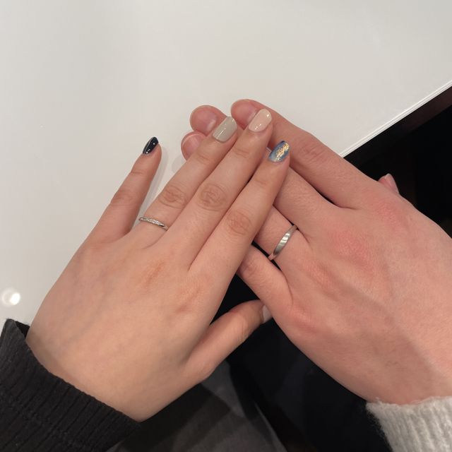 【RosettE(ロゼット)の口コミ】 とても細くスッキリとしているが、くすみの加工やダイヤの並べ方など、ワ…