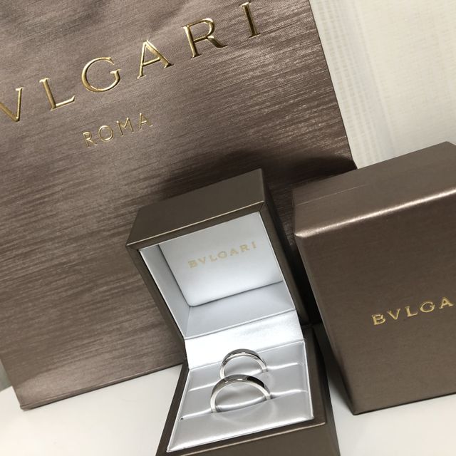 【ブルガリ(BVLGARI)の口コミ】 シンプルでいつもつけていられるデザインを選びました。
少しゴツめでおし…