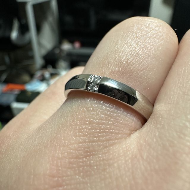 【アイプリモ(I-PRIMO)の口コミ】 メンズ向けでダイヤが入っているものを希望の場合、この指輪がおすすめで…
