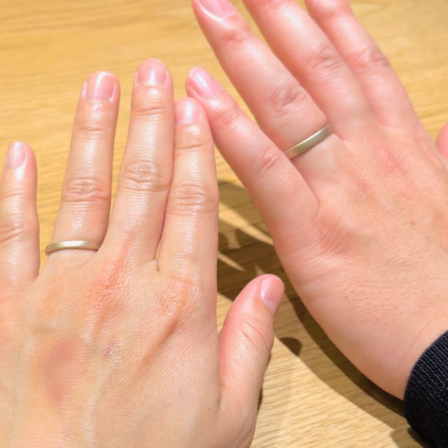 【NIESSING(ニーシング)の口コミ】 キラッと光るようなリングではなく、落ち着いたものにしたく、マットな加…