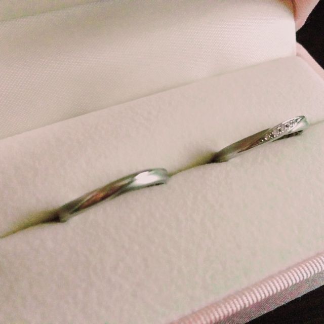 【Petit Marie(プチマリエ)の口コミ】 どのリングも素敵でしたが、男性のデザインがマットな部分とプラチナの光…