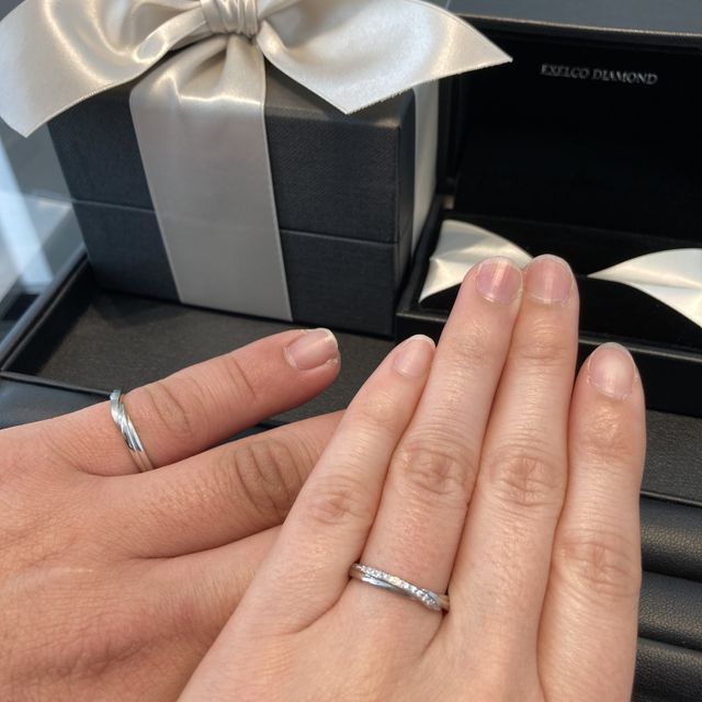 【エクセルコダイヤモンド(EXELCO DIAMOND)の口コミ】 存在感のある指輪だが、付け心地もよかった。
ダイヤの輝きもこだわりがあ…