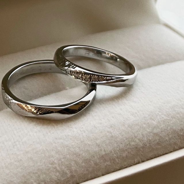 【CRAFY(クラフィ)の口コミ】 2人で作った思い出の詰まったこだわりの指輪です！結婚指輪らしいデザイン…