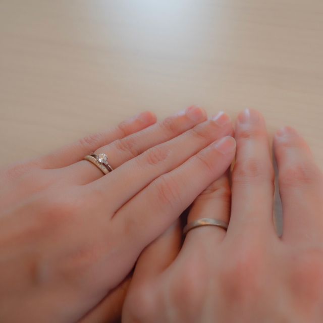 【ith(イズ)の口コミ】 上品なラインを彫刻し、マットな質感を表現しました。普段ふたりがつける…