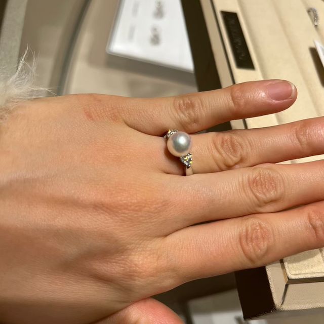 【MIKIMOTO(ミキモト)の口コミ】 現代では婚約指輪をやり取りしないカップルも増えていると聞くことが多く…