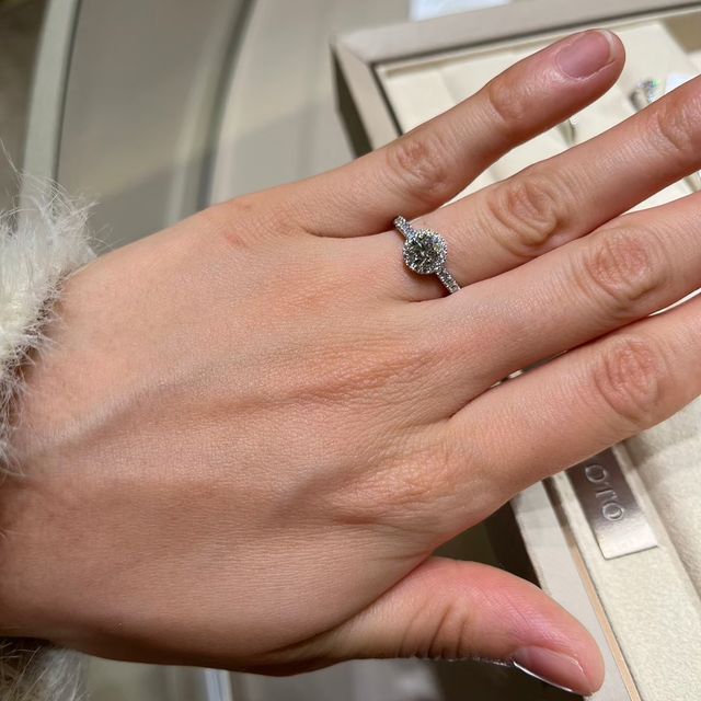 【MIKIMOTO(ミキモト)の口コミ】 ぱっと目を引くゴージャスさに惹かれました。また、華やかで美しく、王道…