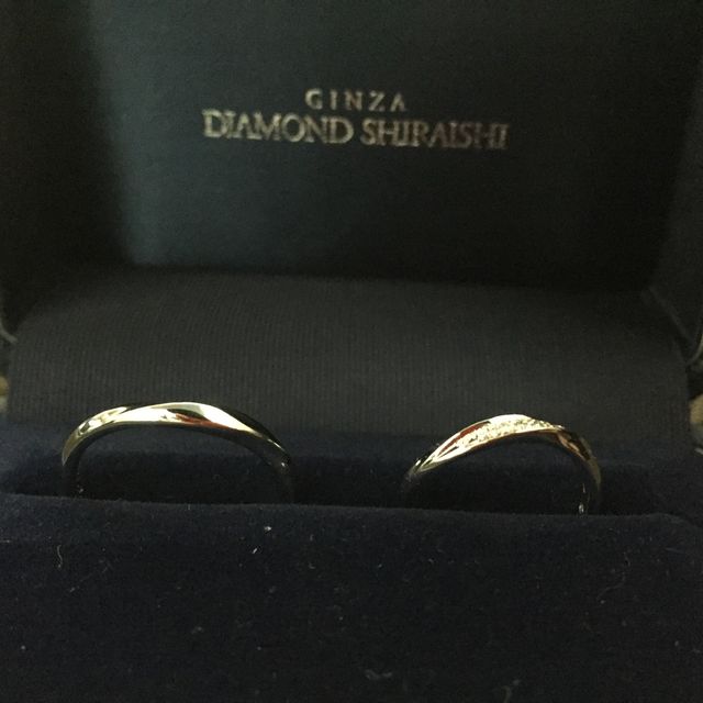 【銀座ダイヤモンドシライシの口コミ】 お互いの指の形にとてもあっていたからです。またデザインもシンプルで好…
