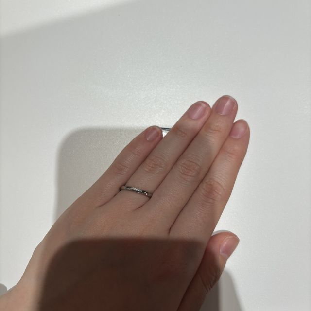 【ラザール ダイヤモンド(LAZARE DIAMOND)の口コミ】 結婚指輪といえば、ストレートタイプと考えていたので、ストレートタイプ…