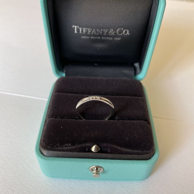 【ティファニー(Tiffany & Co.)の口コミ】 ダイヤモンドが1粒のものと悩んでましたが、実際付けてみて即決しました。…