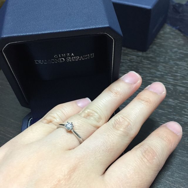 【銀座ダイヤモンドシライシの口コミ】 ダイヤの輝きが他のお店よりもよかったです。また指のフィット感もよく、…