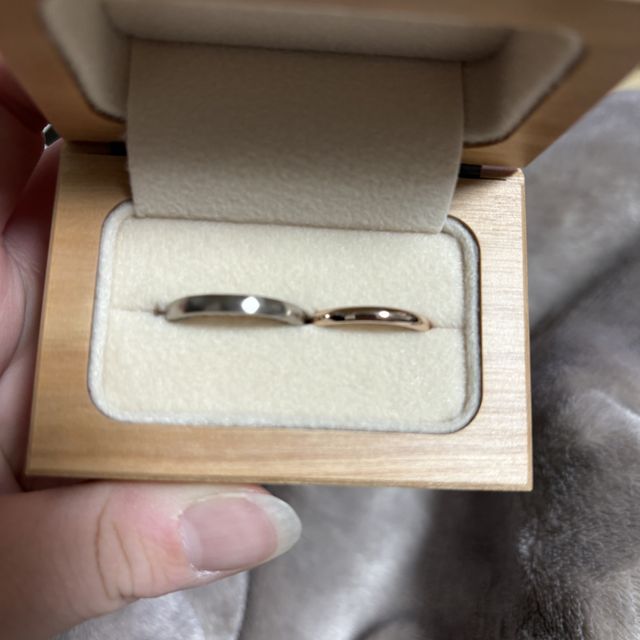 【uchimari(ウチマリ)の口コミ】 お互いの指輪を手作りできる。
いろんなフォントを使用できる。
自分達で…