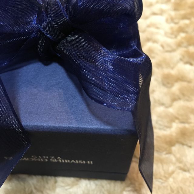 【銀座ダイヤモンドシライシの口コミ】 担当してくださった方がとても親切で2種類で迷っていた私たちに何度も来店…